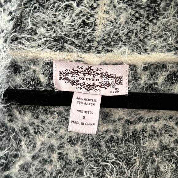 Oliver Leopard Ombré Fuzzy Sweater - Picture 2 of 3